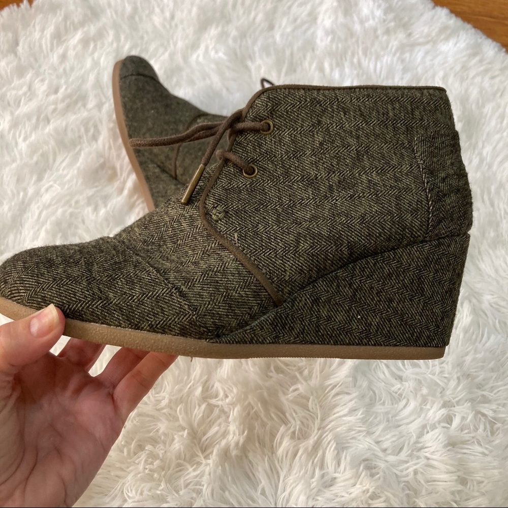 Tom’s Herringbone Desert Wedge Booties